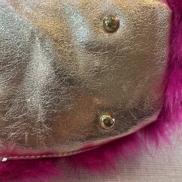 BETSEY JOHNSON fuchsia faux fur purse - Picture 2 of 15